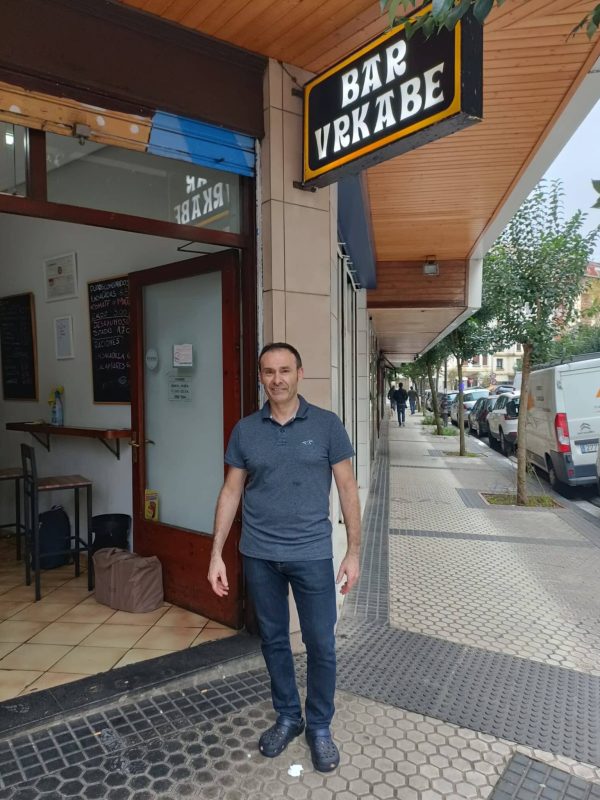 Urkabe-Donostia-Gros-bar-scaled